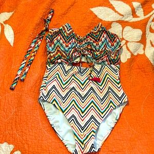Figleaves Swimsuit 32F Bra Fit